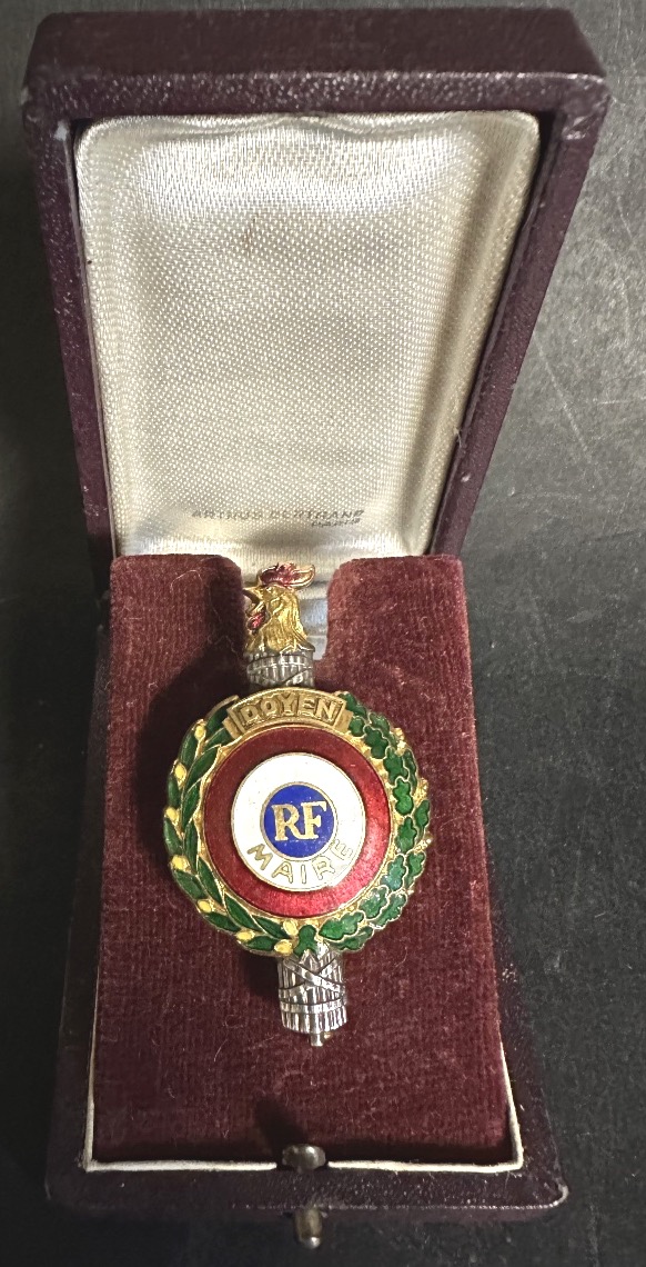 Rare insigne de boutonnière MAIRE Doyen en écrin Arthus Bertrand Paris André Tattegrain-photo-2