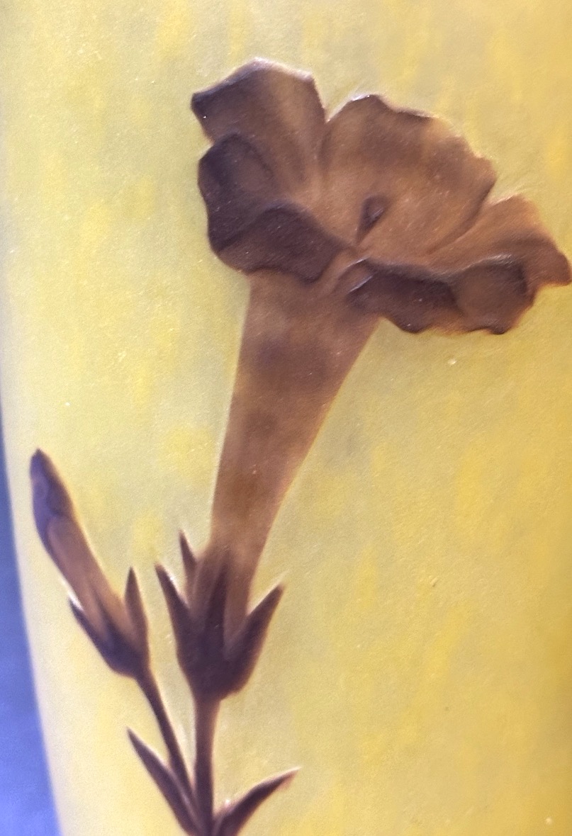 DAUM Nancy Fleurs de tabac Grand vase 1900 rouge et jaune repris à la meulette et acide -photo-4