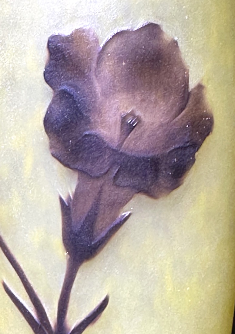 DAUM Nancy Fleurs de tabac Grand vase 1900 rouge et jaune repris à la meulette et acide -photo-2