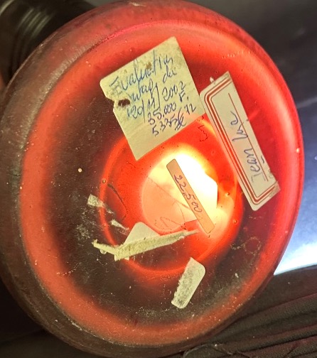 DAUM Nancy Fleurs de tabac Grand vase 1900 rouge et jaune repris à la meulette et acide -photo-3