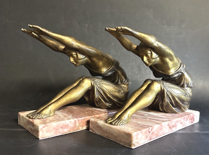 Pair Of Art Deco Bookends From The 1930s With A Golden Patina -photo-2