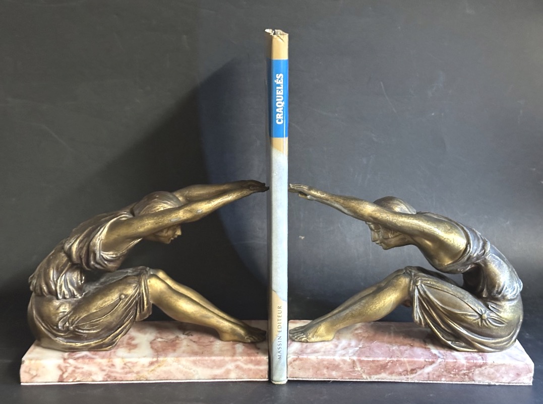 Pair Of Art Deco Bookends From The 1930s With A Golden Patina -photo-3