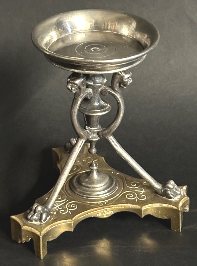 Thomas HENRY XIXe Base support de coupe signé en bronze à 2 patines décor étrusque 