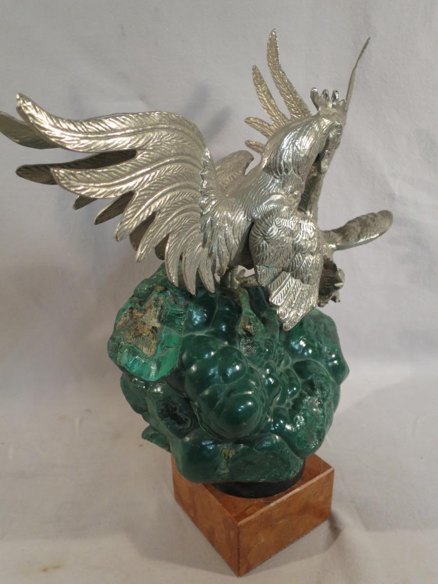 Sculpture Roosters Fight On A Block Of Malachite Brut-photo-2