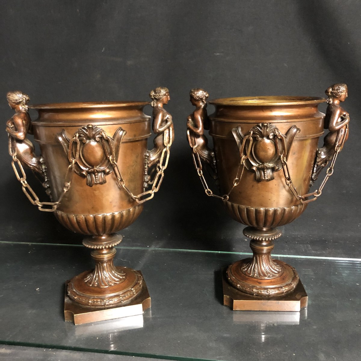 Large Pair Of XIXth Bronze Vases Taken With Decoration Of Women Urn Shape-photo-4