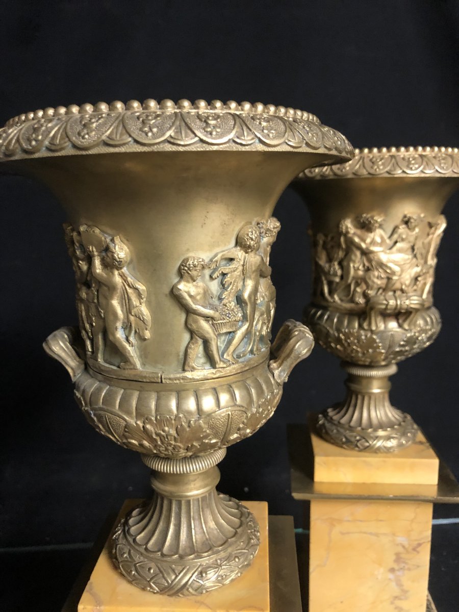 GRANDE PAIRE DE CASSOLETTES XIXe  Vases Medicis bronze doré et marbre de Sienne Bacchus vin -photo-2