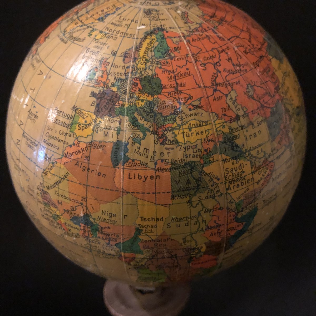 Terrestral Globe Rotating On Axis In Very Good Condition-photo-3