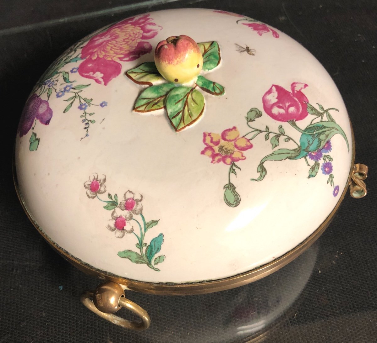 Gien XIXth Fine Earthenware Candy Box Mounted In Brass Signed And Very Good Condition-photo-3