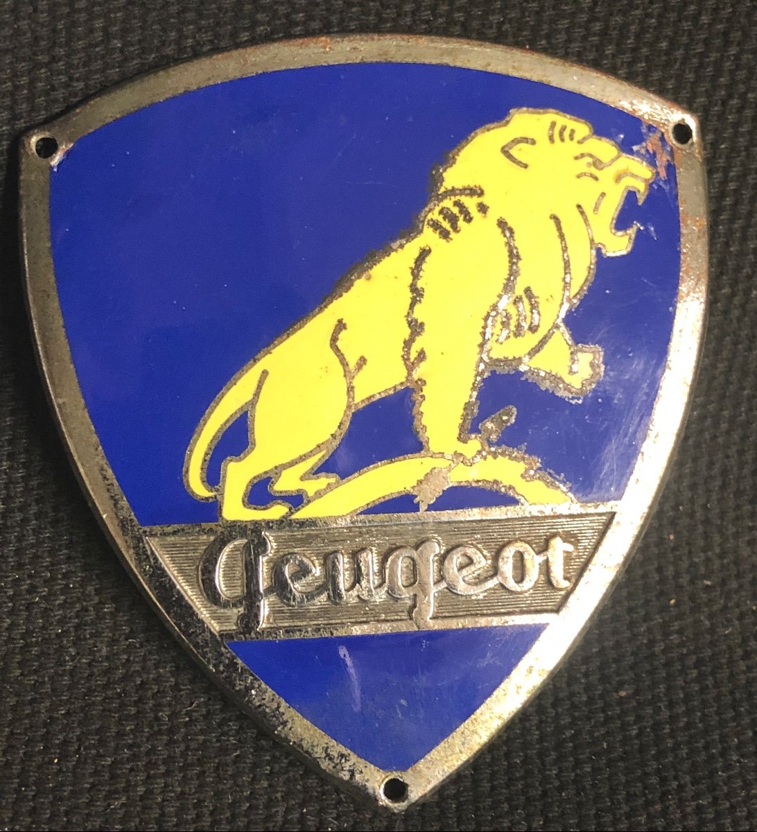 Plaque Badge PEUGEOT Sigle de calandre Automobile 203 403 Art Deco collection mascotte écusson de voiture lion