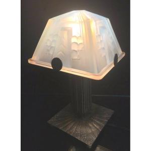 1930 Art Deco Lamp In Opalescent Glass And Wrought Iron In Very Good Condition