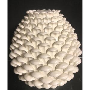 Important Vintage White Ceramic Pineapple Lamp Base In Very Good Condition