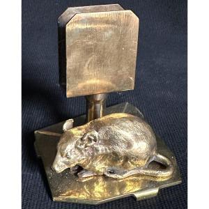 Sculpture bronze Ddoré SOURIS devant un porte courrier (?) sur une lettre En Très Bon état Ecriture Ecrivain