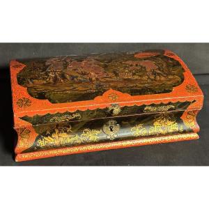 Curved Box In Red Lacquer Asian Decor Late 19th Century 