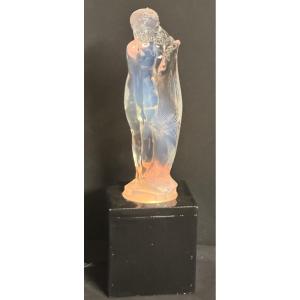 ETLING France Lampe Statuette 1932 en verre opalescent Art Deco signé en très bon état 