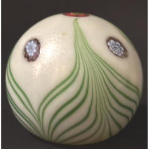 Paperweight Sulfur-lined Opaline Pearly Combed Uranium, Feather Filigree Motif And Candies 