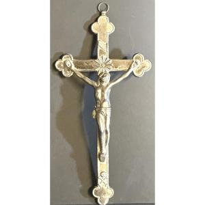 Ancien crucifix en métal argenté 24,5 cm Christ