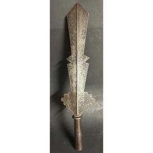 Ancienne pointe de hallebarde ou pertusiane XIXe ou avant 55cm arme en fer forgé