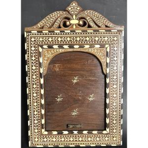 India 19th Century Curtain Mirror In Wood And Bone Marquetry Indian Fronto Mirror In Very Good Condition