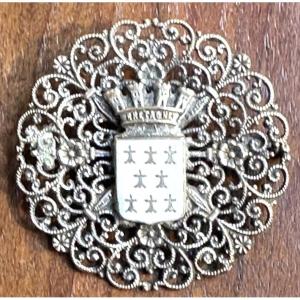 Brittany Antique Brooch From 1900 With An Enameled Coat Of Arms Featuring Ermine, Made Of Filigree Metal