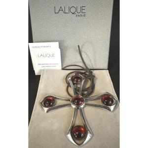 LALIQUE grand pendentif croix OSMOSE en argent massif Écrin d’origine Cristal rouge