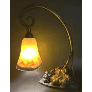 Muller Frères Lamp, Circa 1910, In Very Good Condition, Art Nouveau Style.