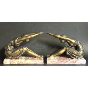 Pair Of Art Deco Bookends From The 1930s With A Golden Patina 