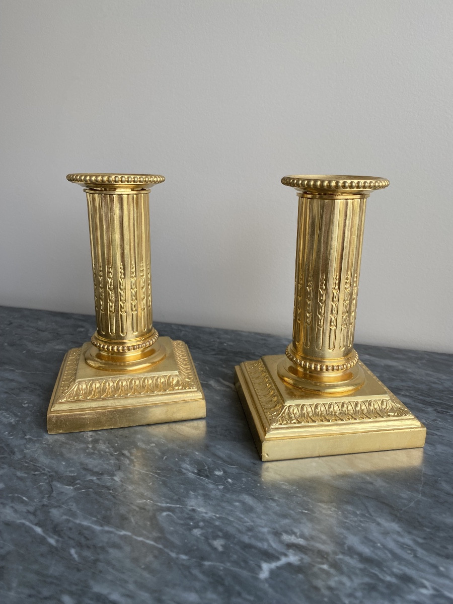 Paire de petits bougeoirs en bronze doré de style Louis XVI , estampillés « Cailar Bayard » XIX