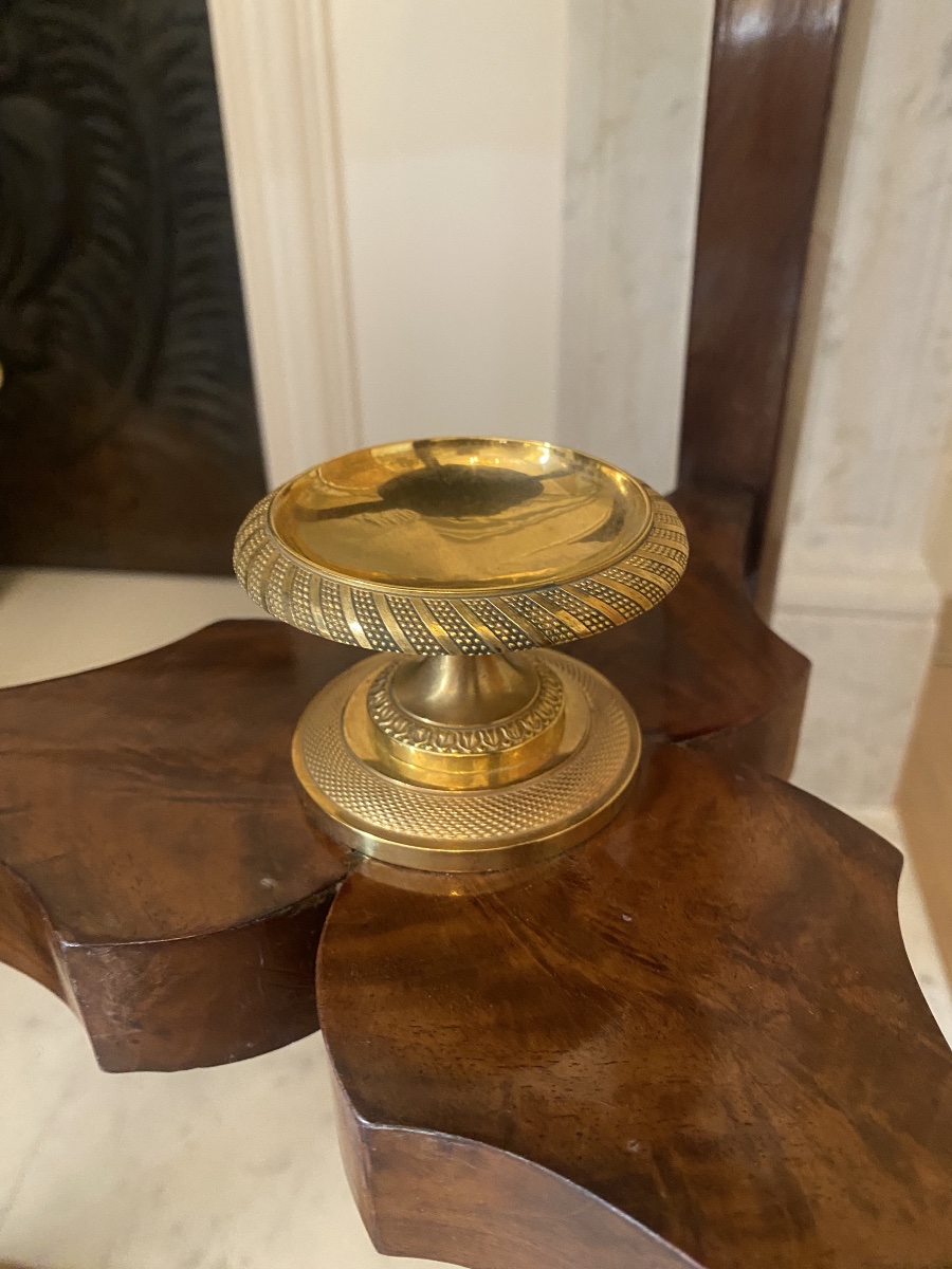 Beau guéridon en acajou et placage d’acajou, bronze doré , directoire, début XIXeme.-photo-3