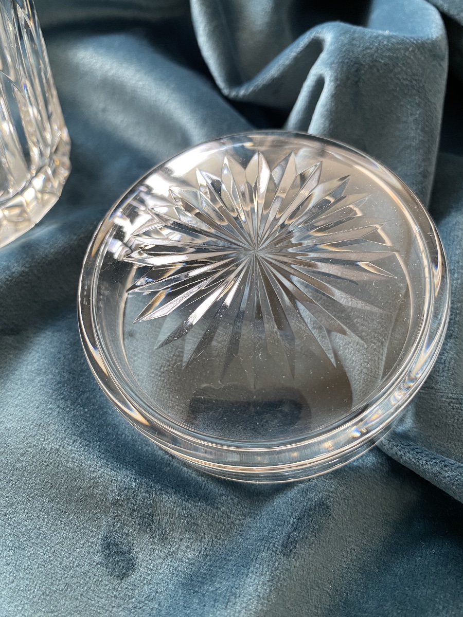 Baccarat: Cut Crystal Box / Tea Caddy, 20th Century.-photo-1