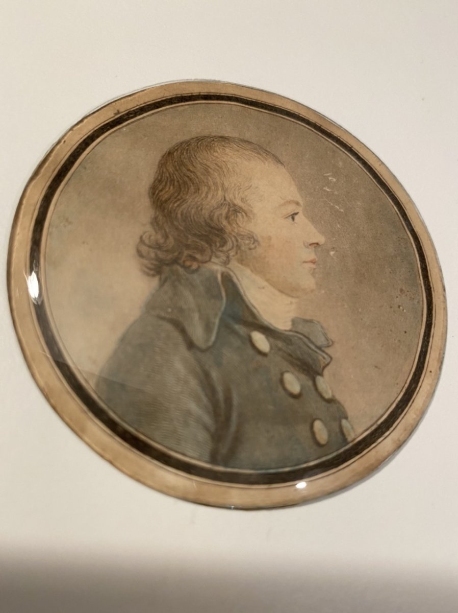 Miniature En Médaillon, Gravure Représentant Un Homme Du XVIIIème Siècle -photo-3