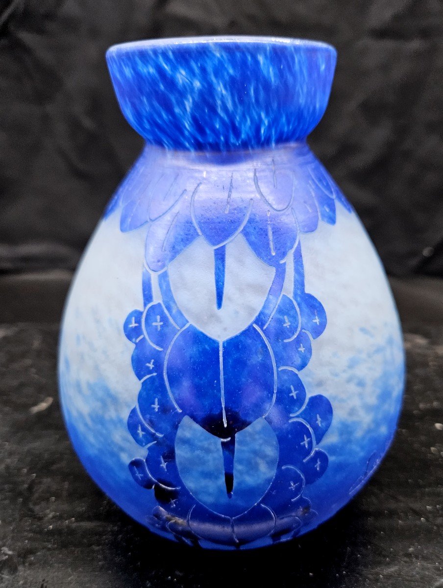 Charder : Vase Modèle Myrtilles Bleu Et Blanc Moucheté -photo-1
