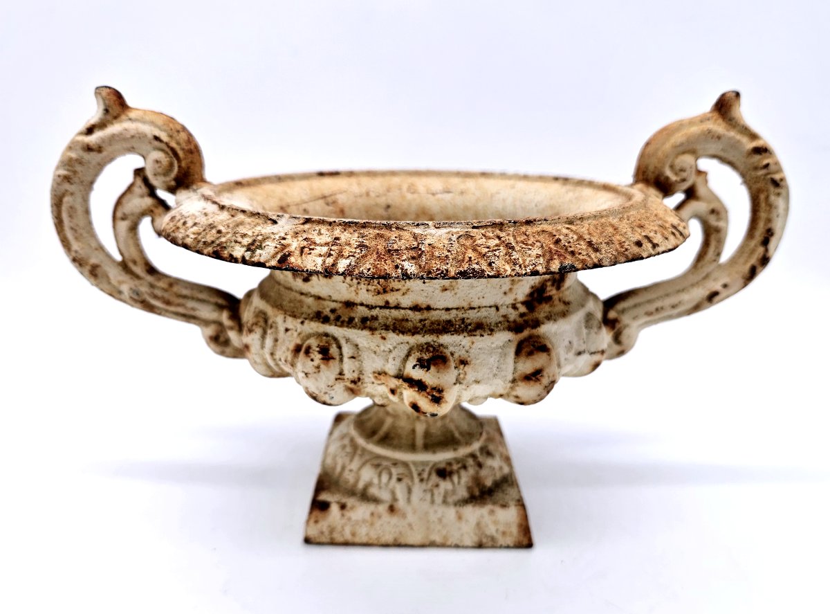 Antique Small Medici Vase In Cast Iron With White Patina -photo-2