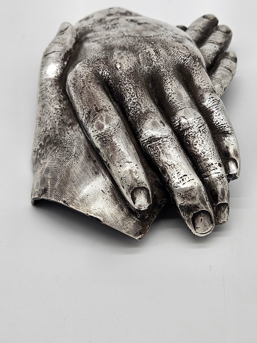 Silver Metal Clasped Hands Belt Buckle -photo-4