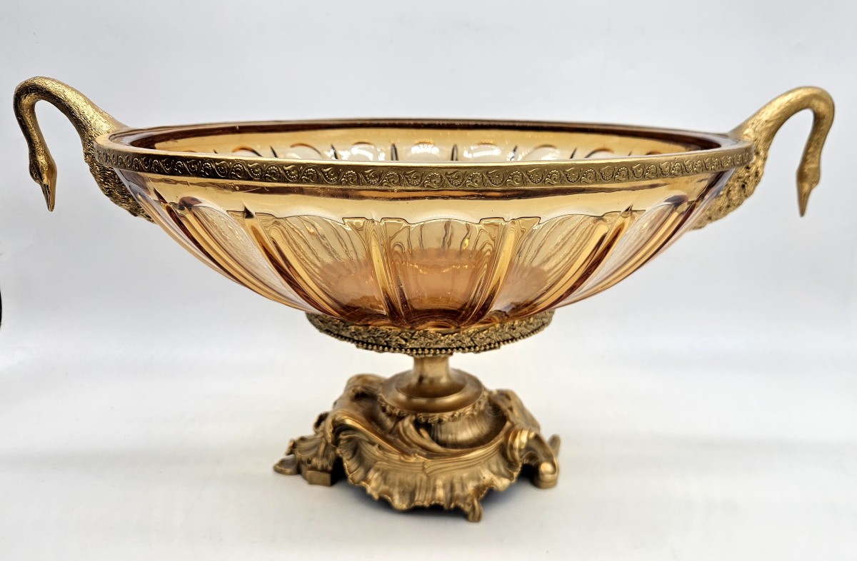 Grand centre de table en verre et bronze doré aux cygnes 