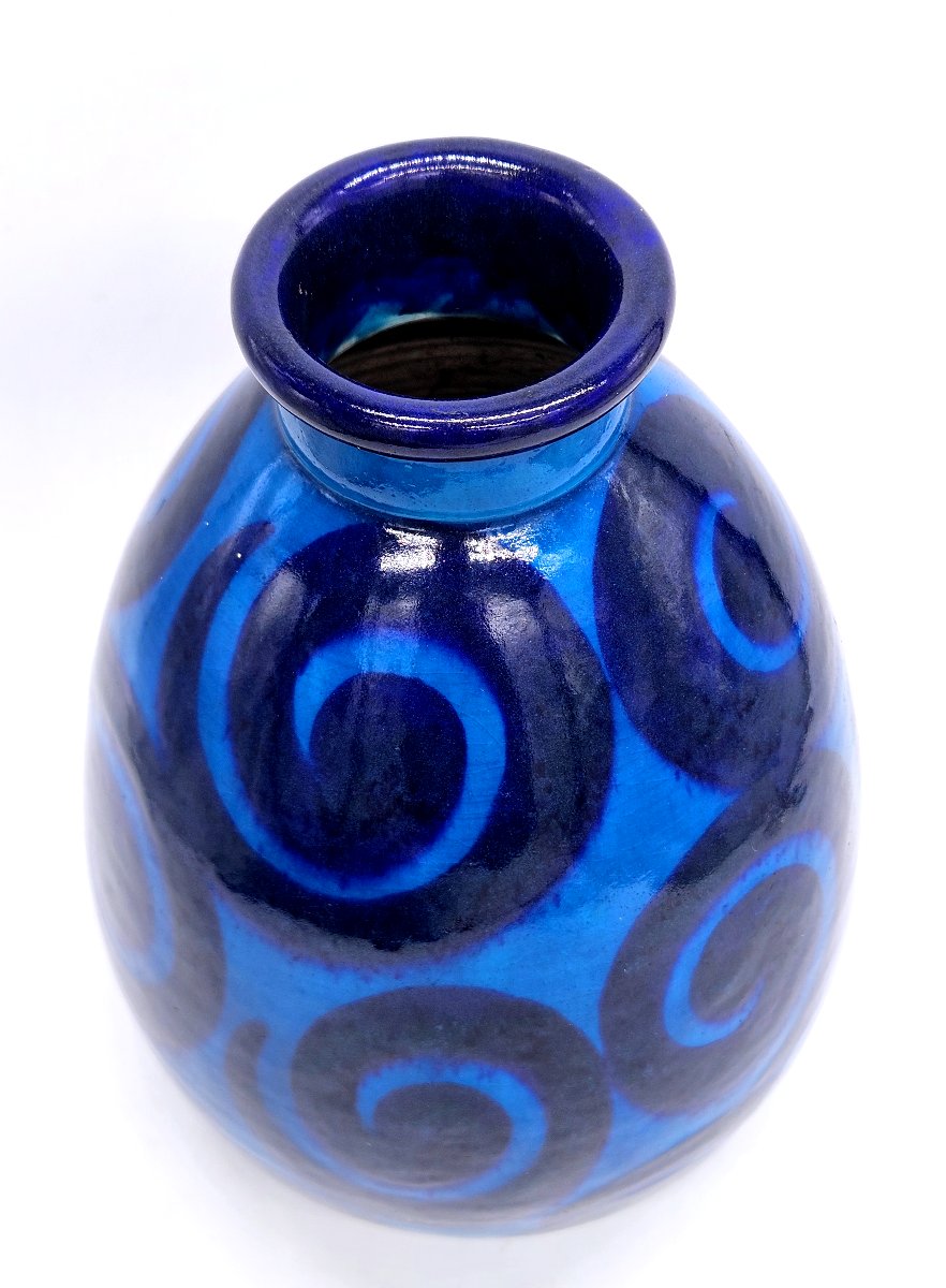 Primavera : Grand vase bleu à décor de tourbillon signé VF -photo-2