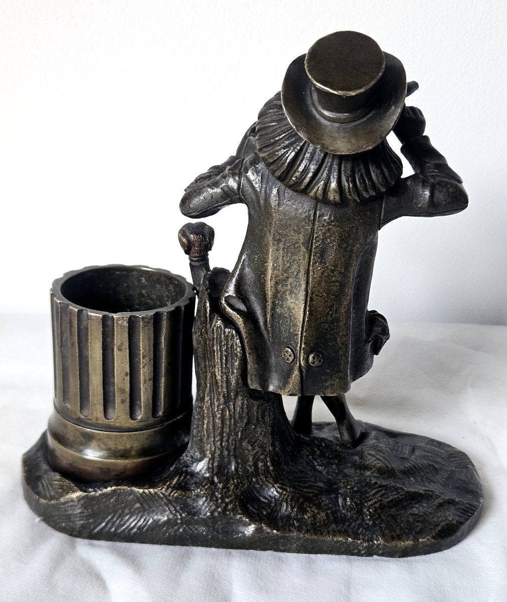 Briquet de table ou de comptoir figurant un excentrique en bronze 19ème -photo-3