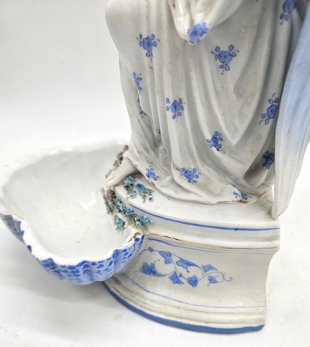 Large Polychrome Porcelain Stoup With Angel And Child-photo-1
