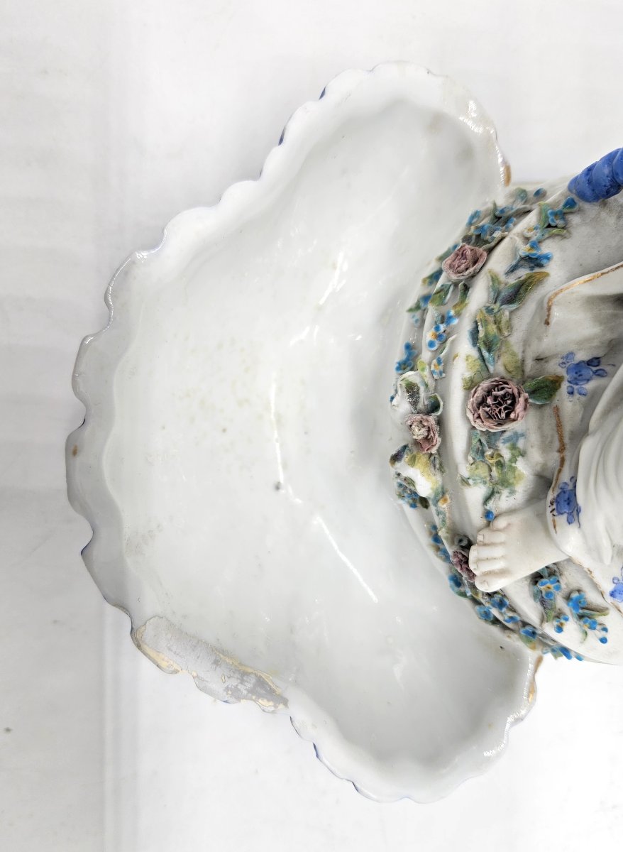 Large Polychrome Porcelain Stoup With Angel And Child-photo-6
