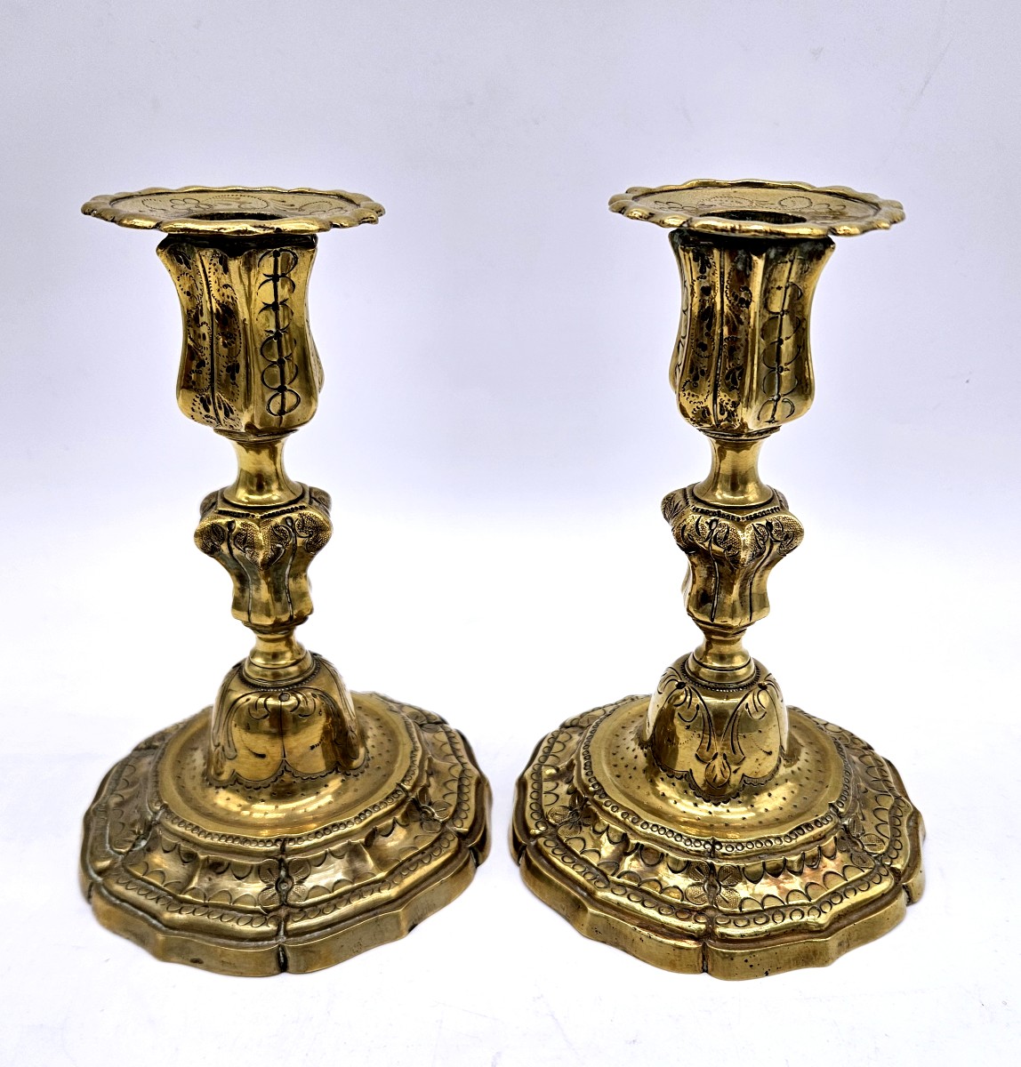 Paire de bougeoirs Regence de toilette en bronze doré 