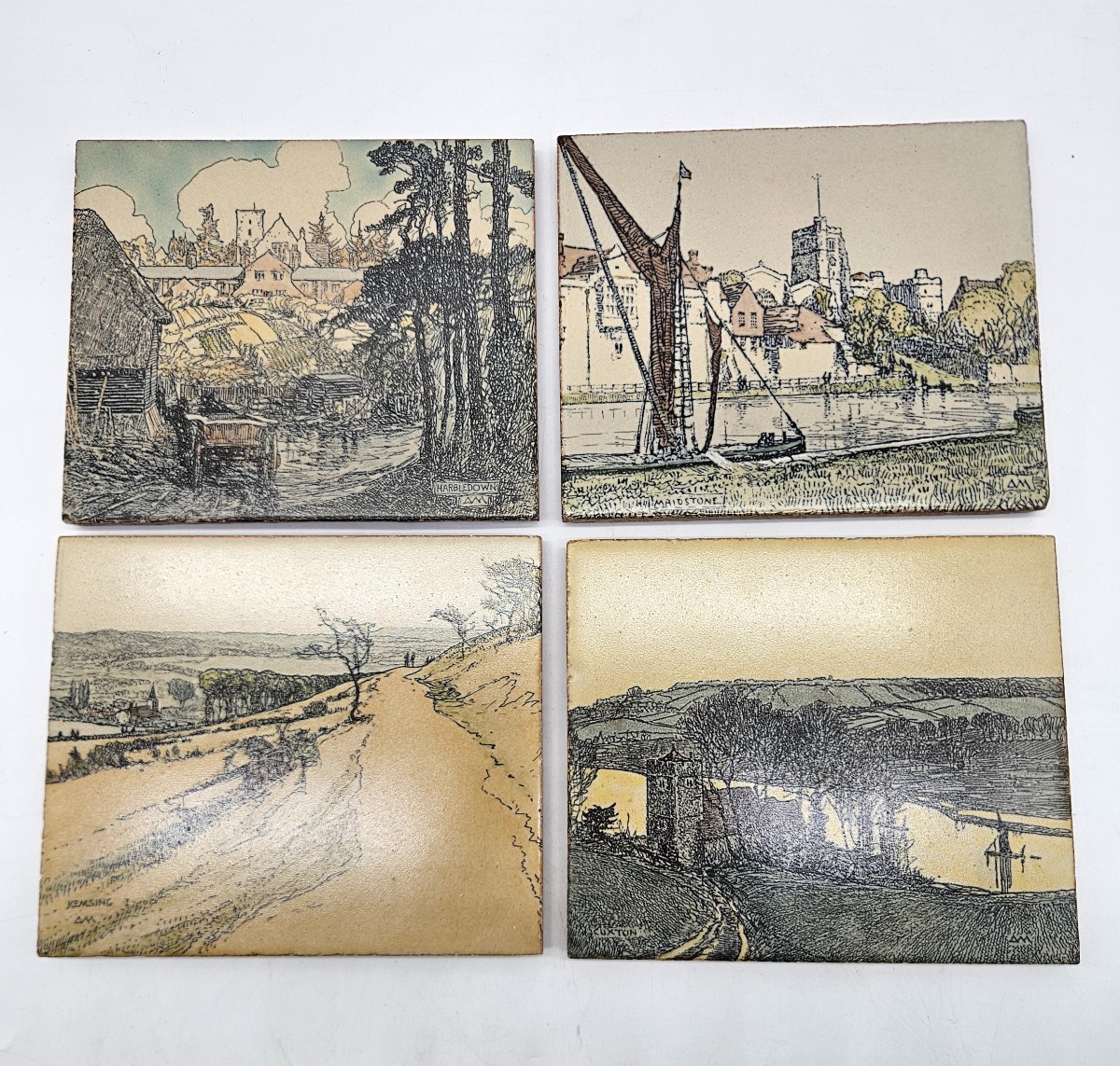 4 carreaux Doulton d'après Donald Maxwell : vues du Kent