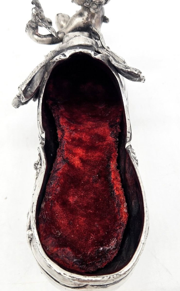 Soulier au chérubin en métal argenté, objet de vitrine 19ème -photo-4