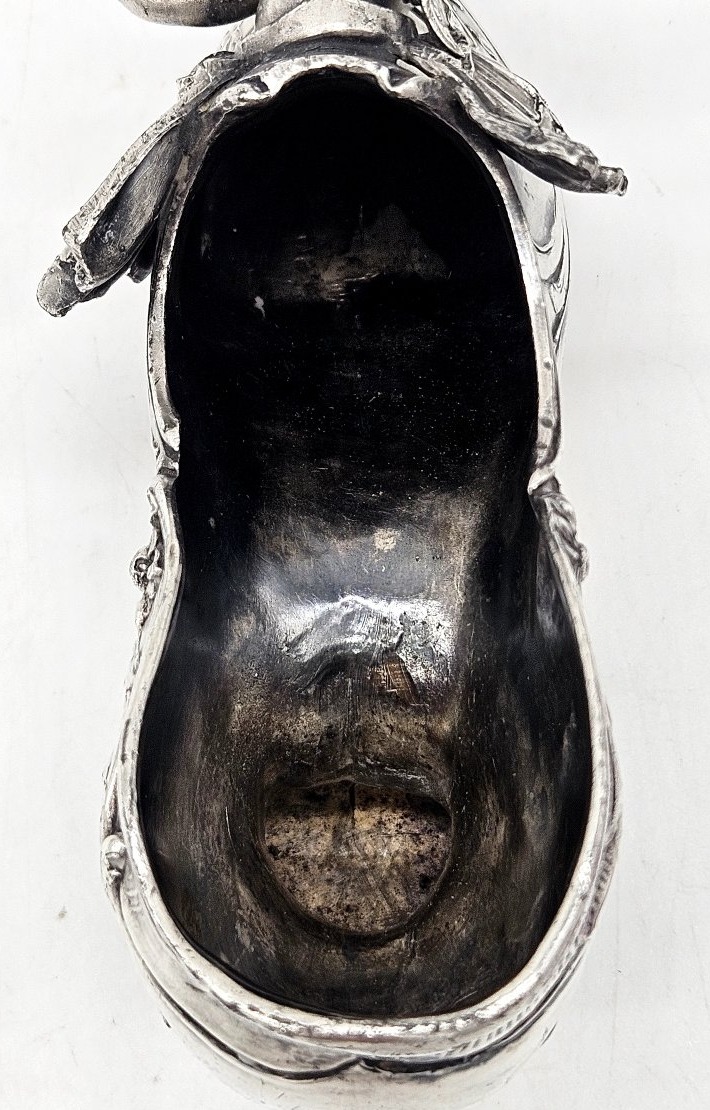 Soulier au chérubin en métal argenté, objet de vitrine 19ème -photo-6