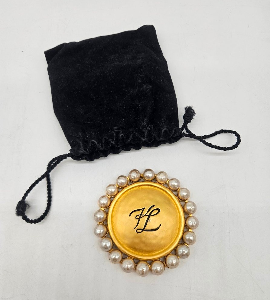 Broche dorée avec perles grand modèle Karl Lagerfeld