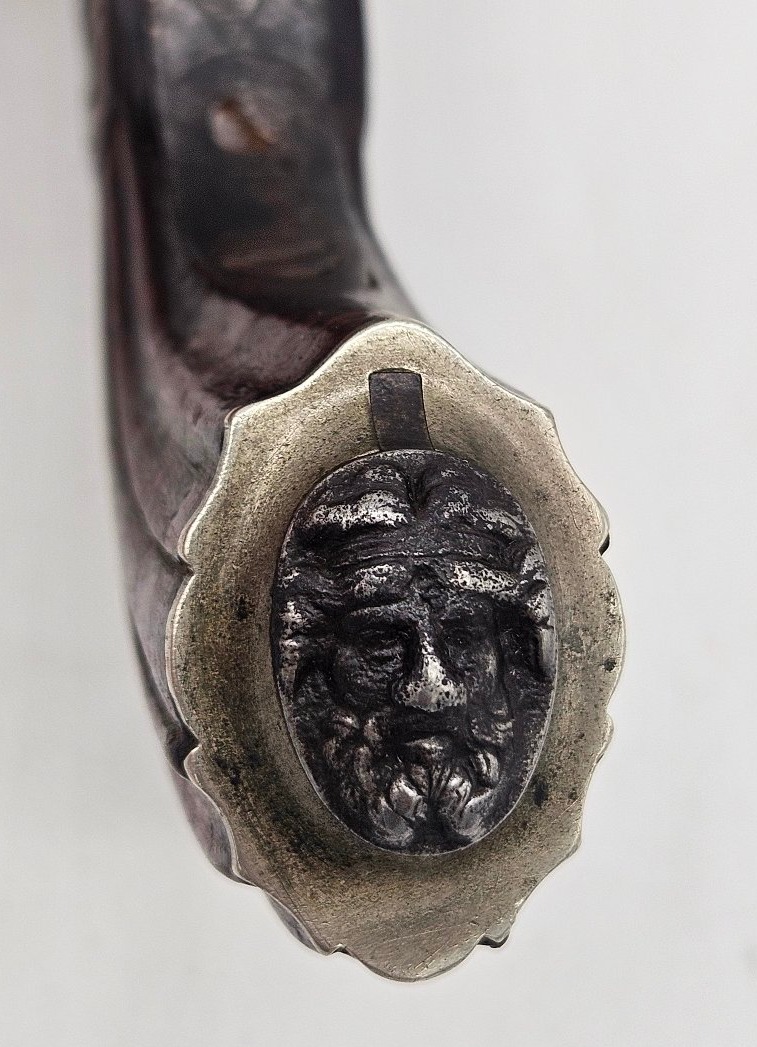 Pistolet à coffre à balle forcée décoré tête de Bacchus 19ème -photo-1