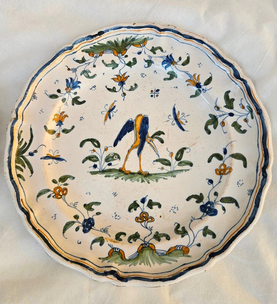 Pair Of 18th-century Moustiers Earthenware Plates With A Design Of Fantastical Birds -photo-3