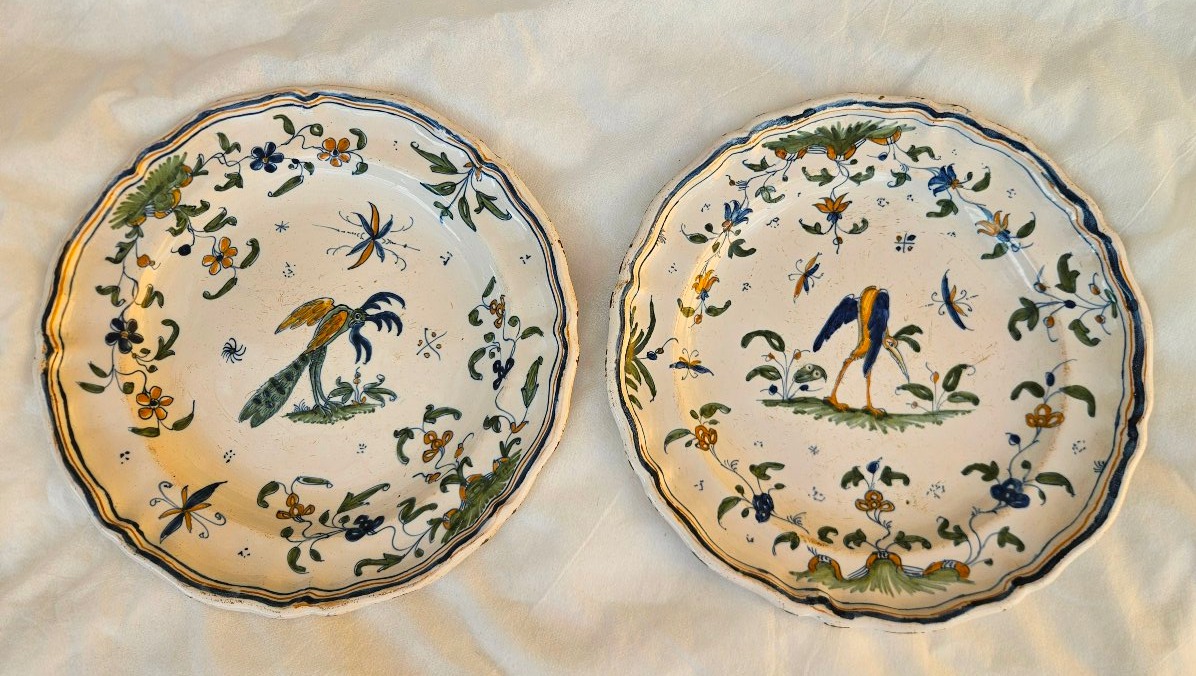 Pair Of 18th-century Moustiers Earthenware Plates With A Design Of Fantastical Birds 