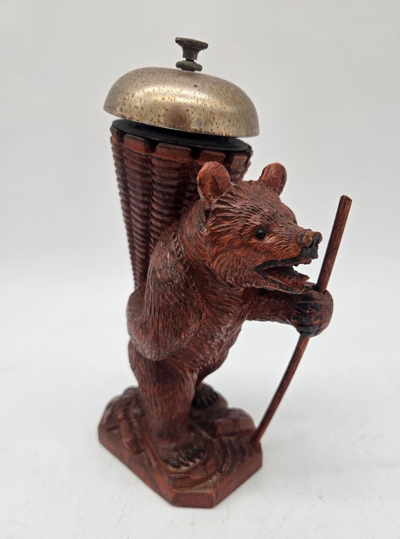Black Forest: Table Bell Featuring A Peddler Bear