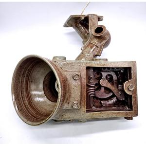 Applique en grès biomecanique signée Joël Lurois