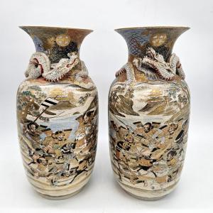 Japan Pair Of Satsuma Vases Meiji Period 
