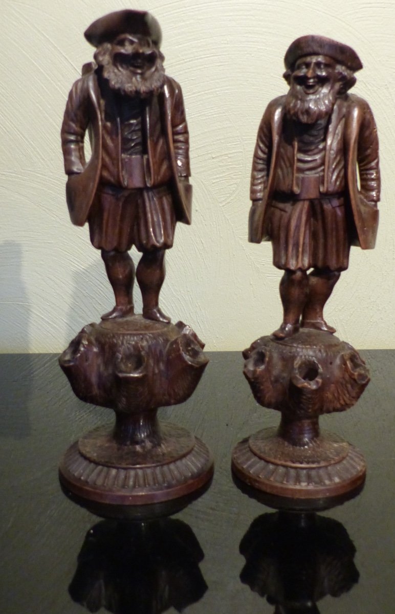 Sculpted Pipe Holder-photo-2
